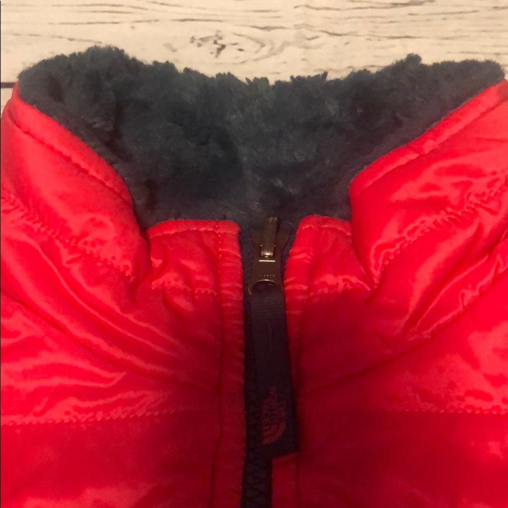 The North Face girls reversible puffer jacket - Picture 9 of 16